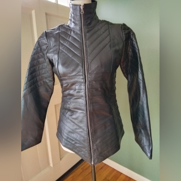 New Zayn 100% black leather sexy figure flattering crisscross lace back jacket - Picture 3 of 16